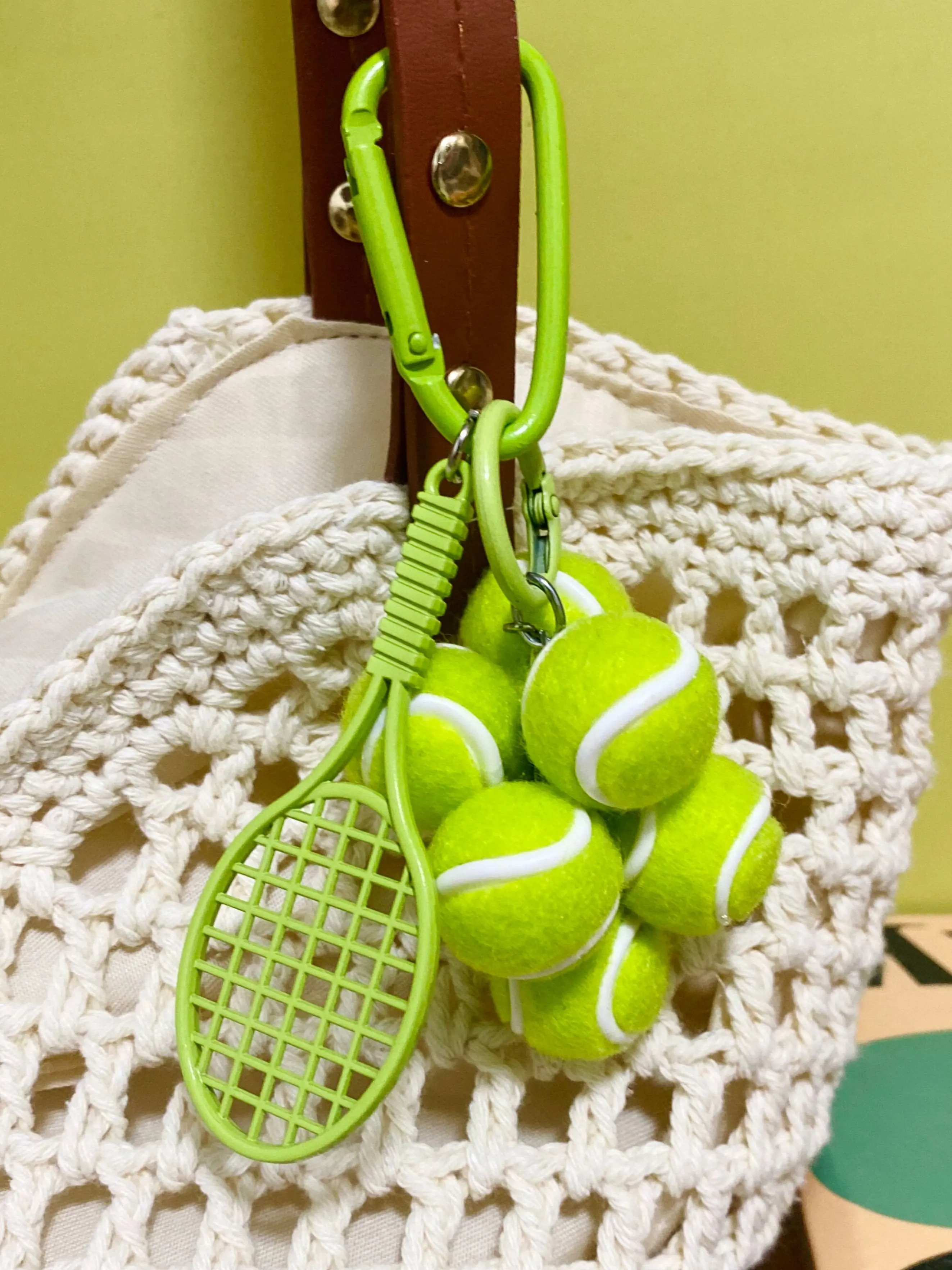 Sports Tennis Ball Bouquet Keychain Tennis Ball Grape Cluster Keyring Tennis Racket & Tennis Ball Pendant Tennis Bag Accessory Tennis Balls Bag Charm Tennis Themed Backpack Purse Accessory Keyring Tennis Ball Fans Souvenir Keychain Gift for Tennis Lovers