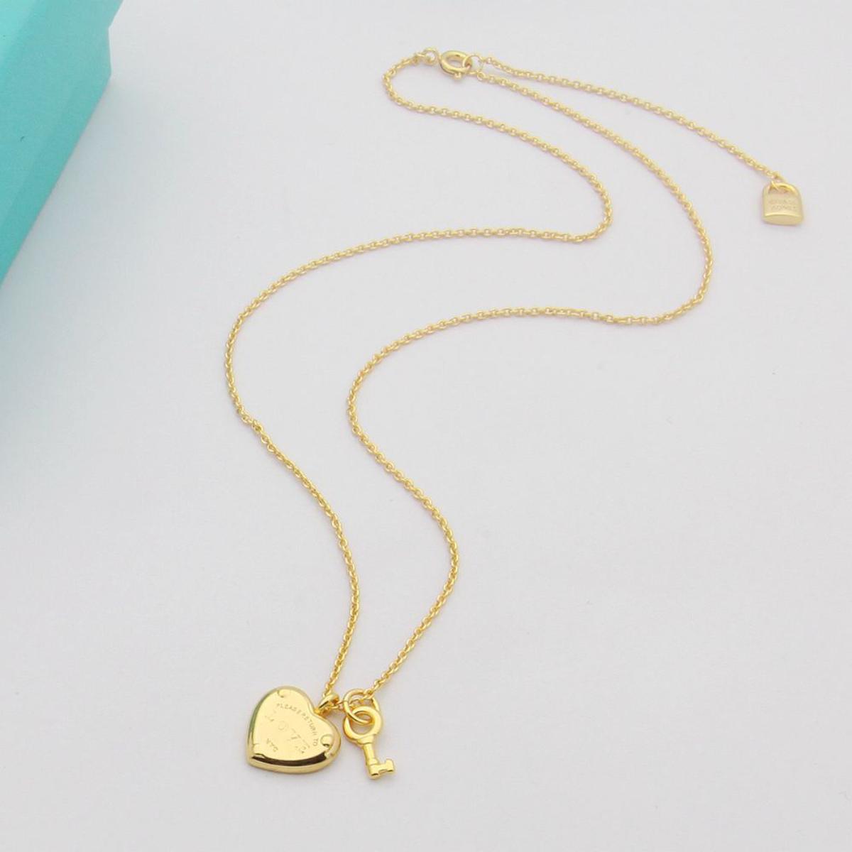 Timeless Heart and Key Pendant Necklace, Elegant Collarbone Chain for Daily Wear & Office Style