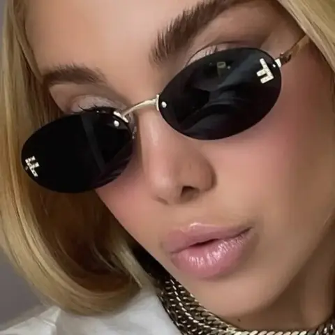 Luxury Metal Oval Frame Rhinestone Vintage Fashion Sunglasses, Trendy Sun Glasses, Lightweight Design, Sun Protection, Versatile Style for All Seasons, Fashionable Multifunctional Shades, Signature Shades