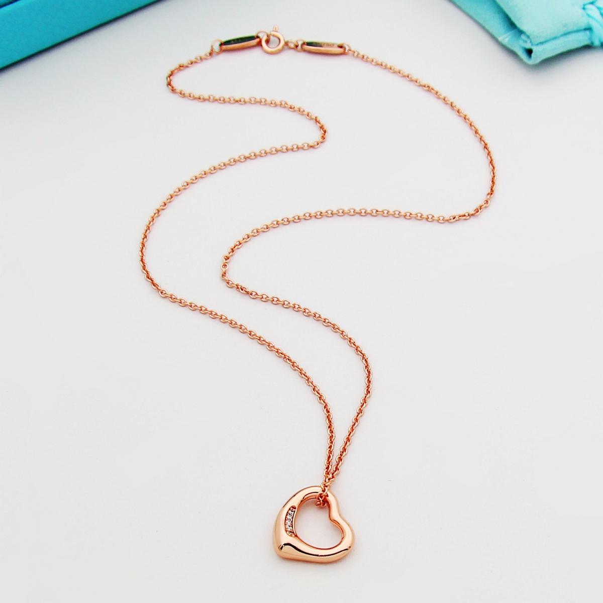 Trendy Hollow Heart Collarbone Necklace, Luxury Classic Style Pendant Chain, Elegant Everyday Wear Jewelry for Women, Ideal Birthday Anniversary Gift, Fashion Accessory for All Occasions