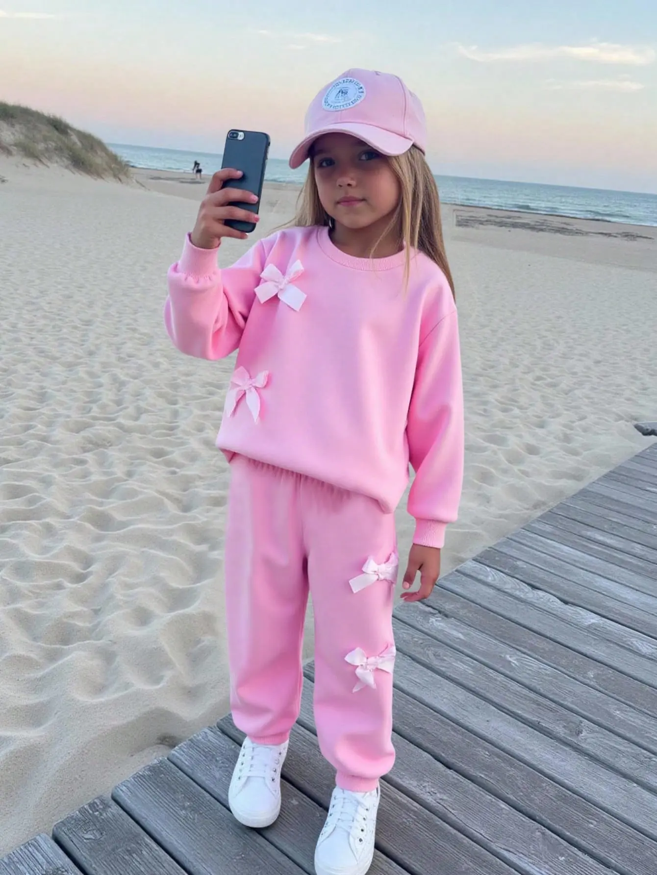 2pcs girls' solid-color set autumn and winter bow longsleeved hoodie and wide-leg trousers cute and casualgirl baby round-neck pullover top and trousers suitablefor outdoor activities,sizes 90-130 Pink