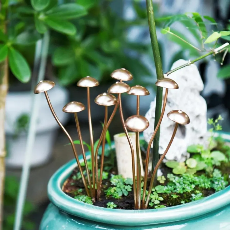 Mushroom Design Garden Stake, Rustic Decor Mushroom-Plants Figurines for Potted Plants, Alloy Garden Decor Sculptures, Flower Theme, Artisan Crafted Ornamental Mushrooms for Planters, Patio, Outdoor