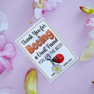 Cute Mini Chrysanthemum and Insects Keychain Set, Mixed Colors for Graduation and Teacher Appreciation, Ideal for Garden and Aquarium Decor