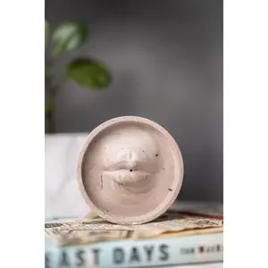 Concrete Lip Incense Holders/Lip Incense Holder Gift for Yoga Lover Aesthetic Lip Incense Burner Decor Hand Mint Ornaments