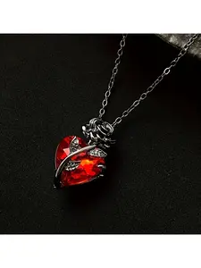 New men's heart-shaped rose necklace, niche gothic dark design, clavicle chain, heart pendant, neck accessory