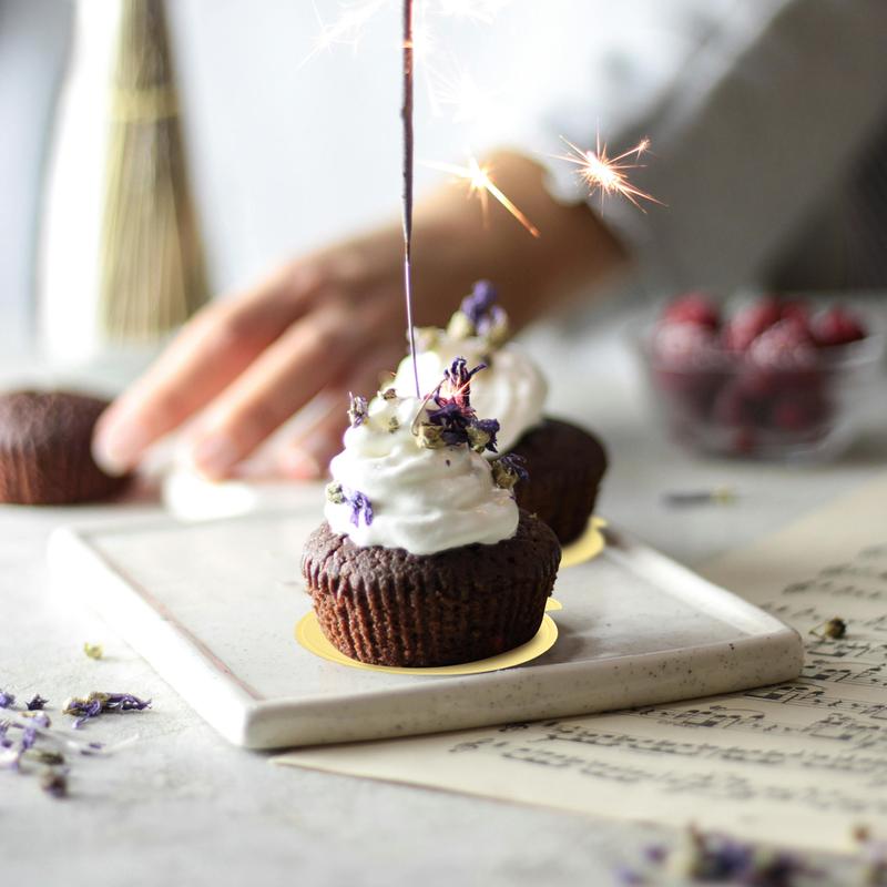 100 Pcs Mini Cake Boards, 3.5 Inch Round Golden Mousse Cupcake Boards for Dessert Displays Wedding,Parties,Baby Shower
