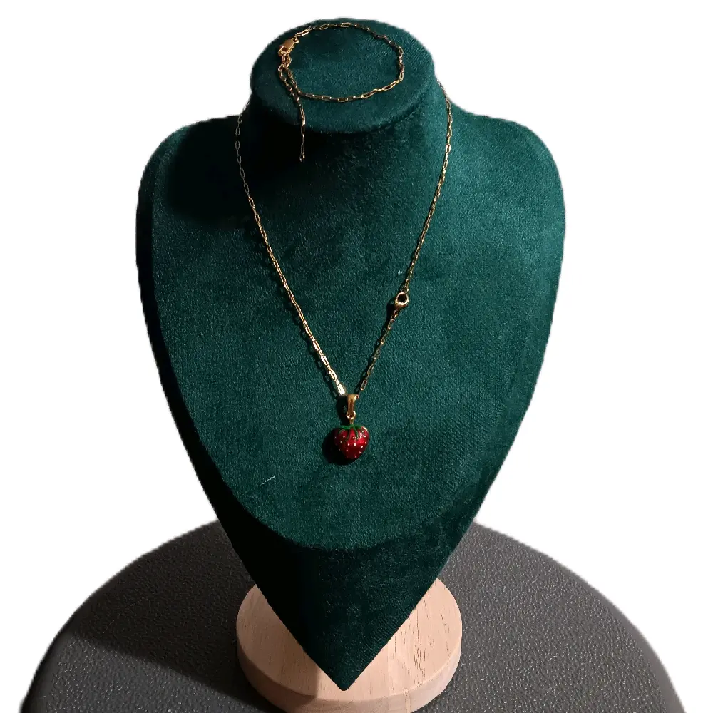 Necklace and bracelet