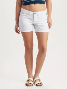 UNIONBAY Women's Mid-Rise 5" Stretch Twill Shorts, Casual Bottoms with Porkchop Pockets