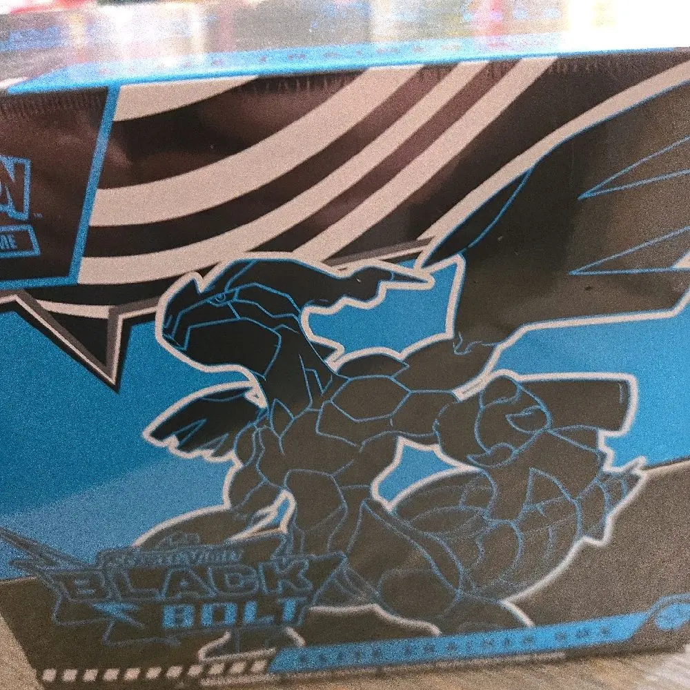 Pokemon TCG: Black Bolt Elite Trainer Box