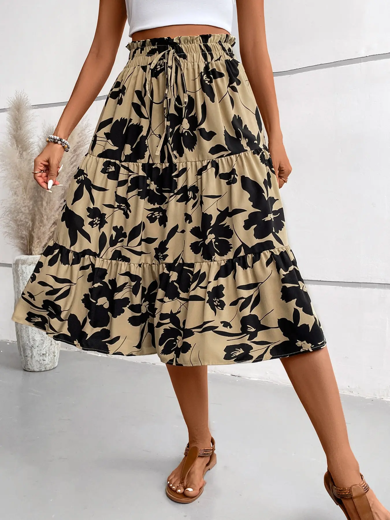 Printed High-Waisted Long Skirt, Elegance Elastic Waist Design, Vintage Style Vibe, Loose-Fitting, All-Over Print, Fashionable Half Skirt, Womenswear