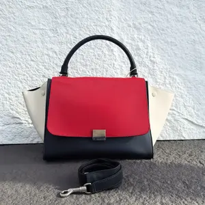 Pre-owned Celine Leather Shoulder Bags 7.8'' R2589 Shoulder Bag C14534001371 0410 T4 Kay