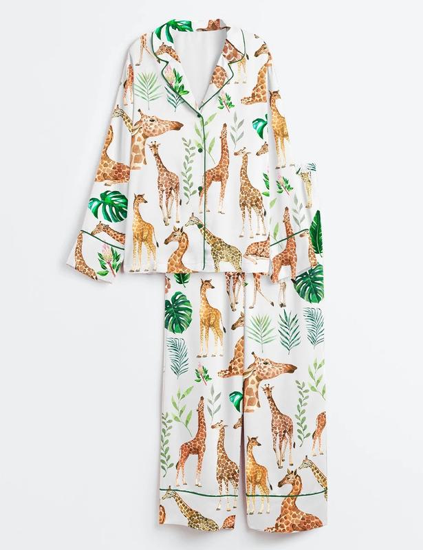 Women’s Watercolor Giraffe Safari Animal Tropical Leaf Print Short Sleeve Silk Satin Pajama Set Soft Sleepwear