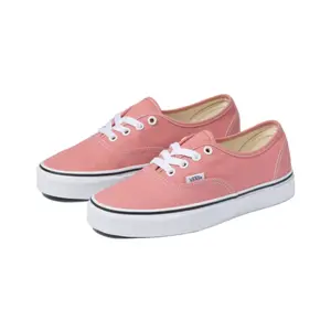 Authentic Rosette/True White