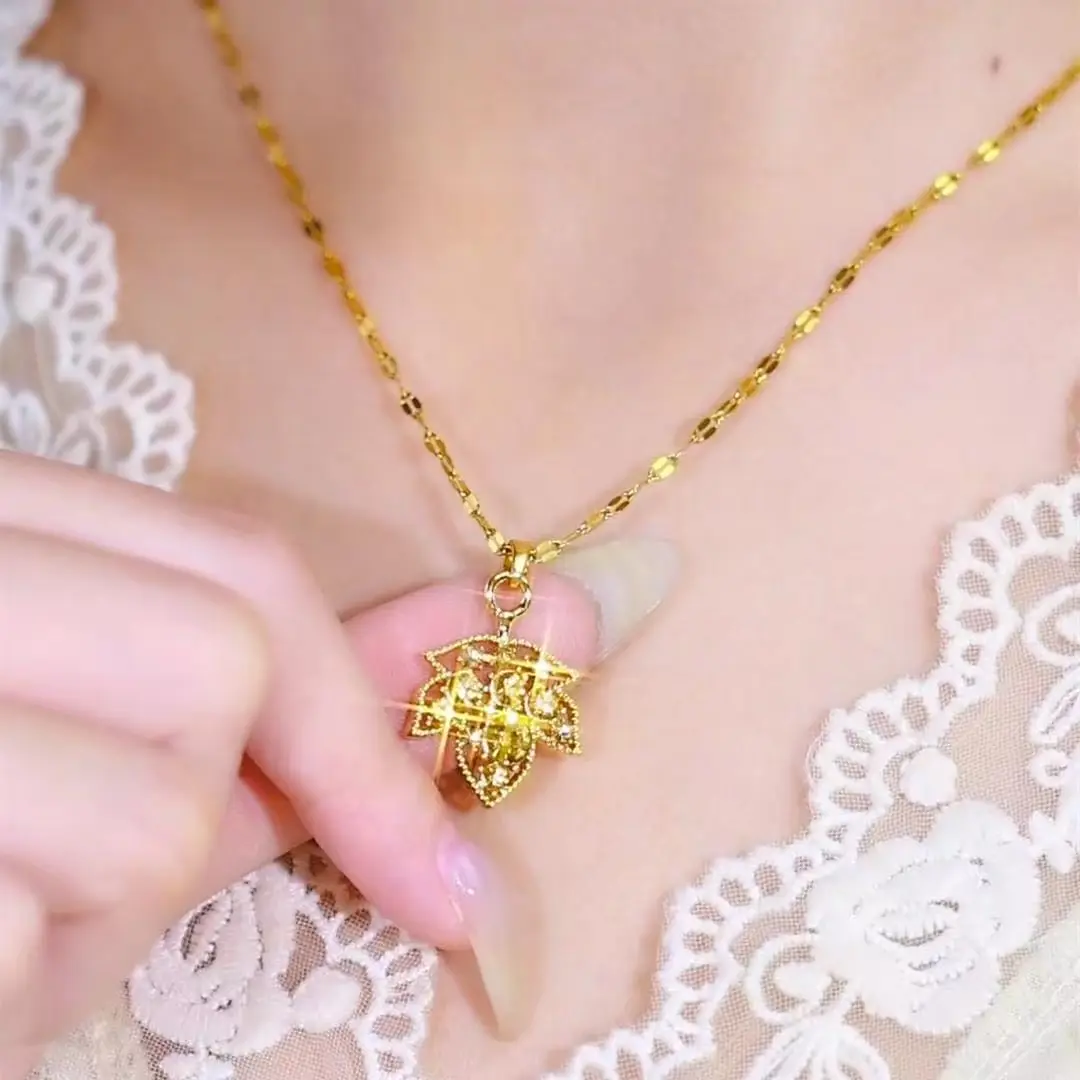 2025 Autumn Winter Maple Leaf Necklace, Gold-Tone Pendant, Chic Minimalist Jewelry, Elegant Fashion Collarbone Chain DZXL3420