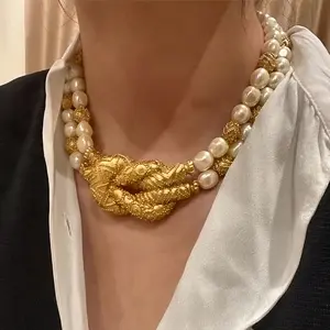 Medieval Heavy Industry Baroque Pearl Necklace High Sense Light Luxury Splicing Clavicle Chain Necklace