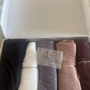 5pcs Women's Plain Muslim Headscarf Gift Set, 165*55cm，Soft Long Scarf, Fashionable Modesty Hijab Wrap, Ideal for Daily Wear, Perfect for Gifts