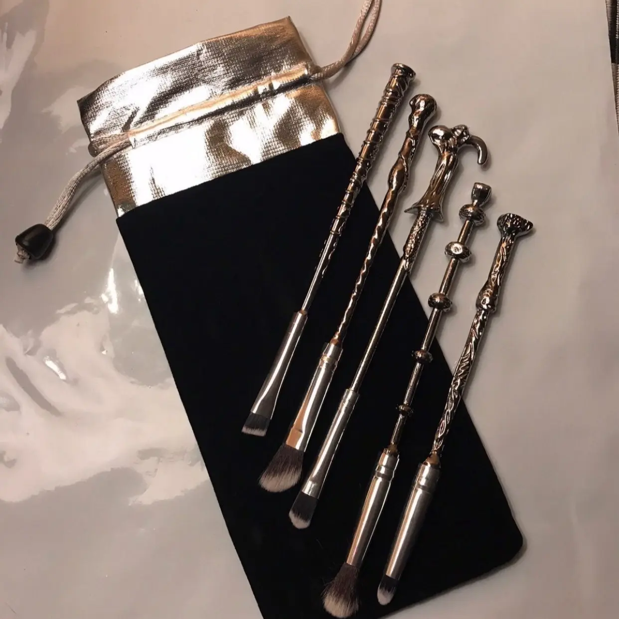 5 Piece Wizard Wand Makeup Brush Set
