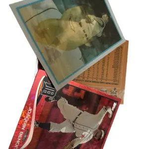 Randomized baseball cards (40 cards per package)