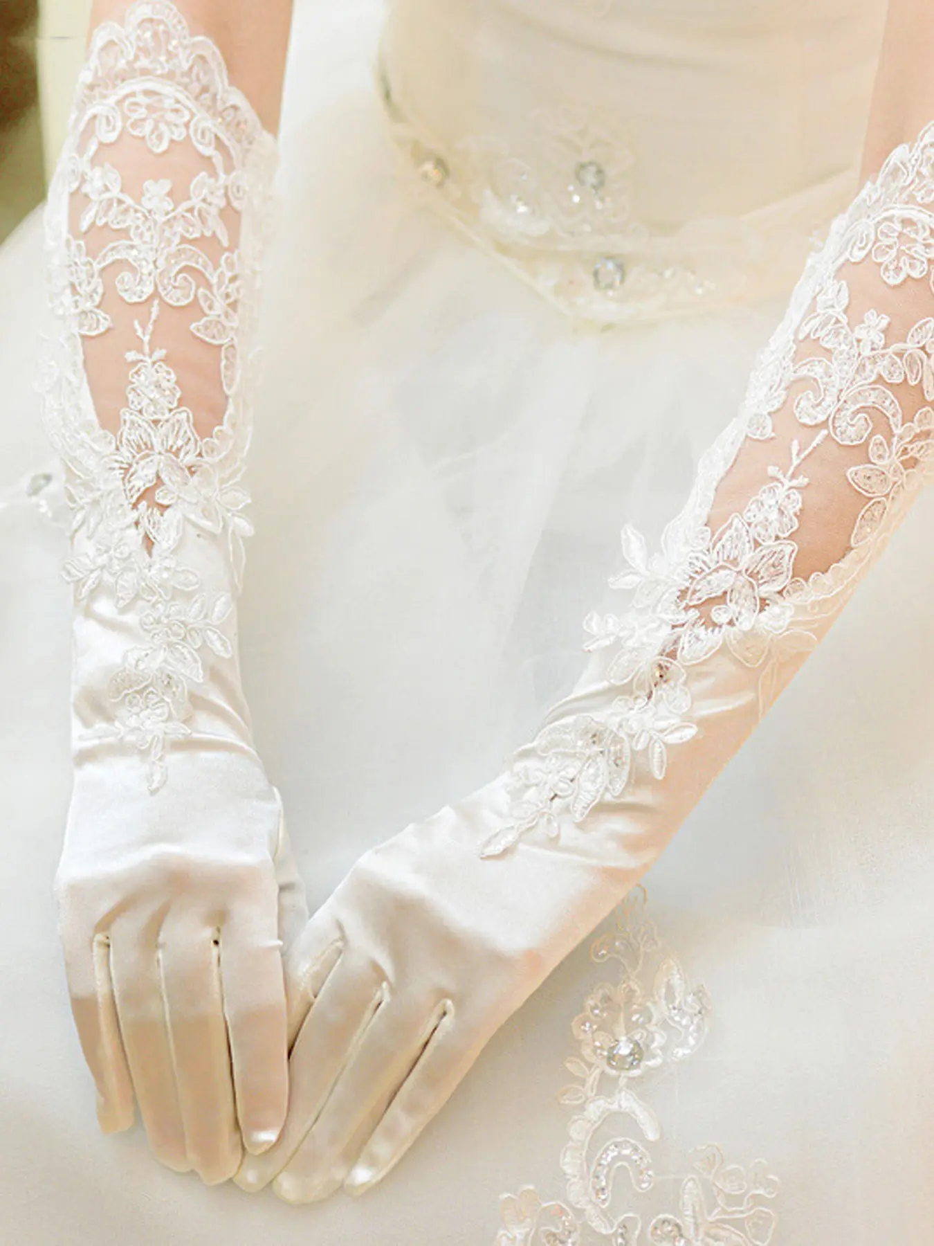 Exquisite New Wedding Gloves for Brides, Lace-Trimmed Long Design Gloves, Perfect for Wedding Dresses, Elegant Appearance Bridal Accessories