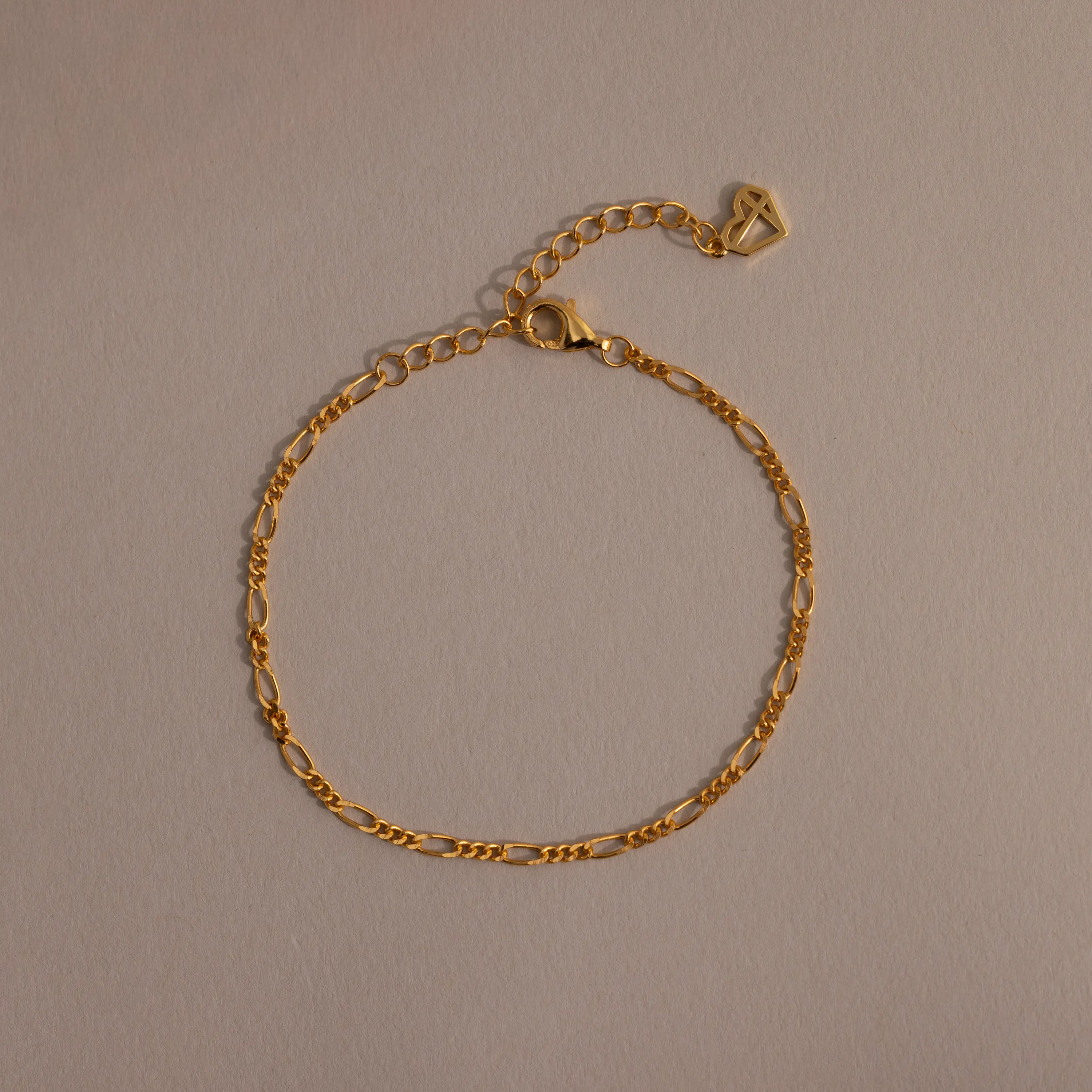 Figaro Bracelet by Caitlyn Minimalist - Dainty Figaro Link Chain Bracelet in Gold & Silver - Minimalist Everyday Jewelry - Gift for Her