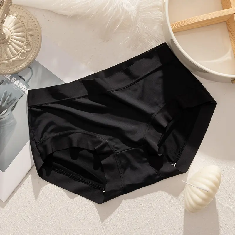 889#Classic Black 3 Stripes