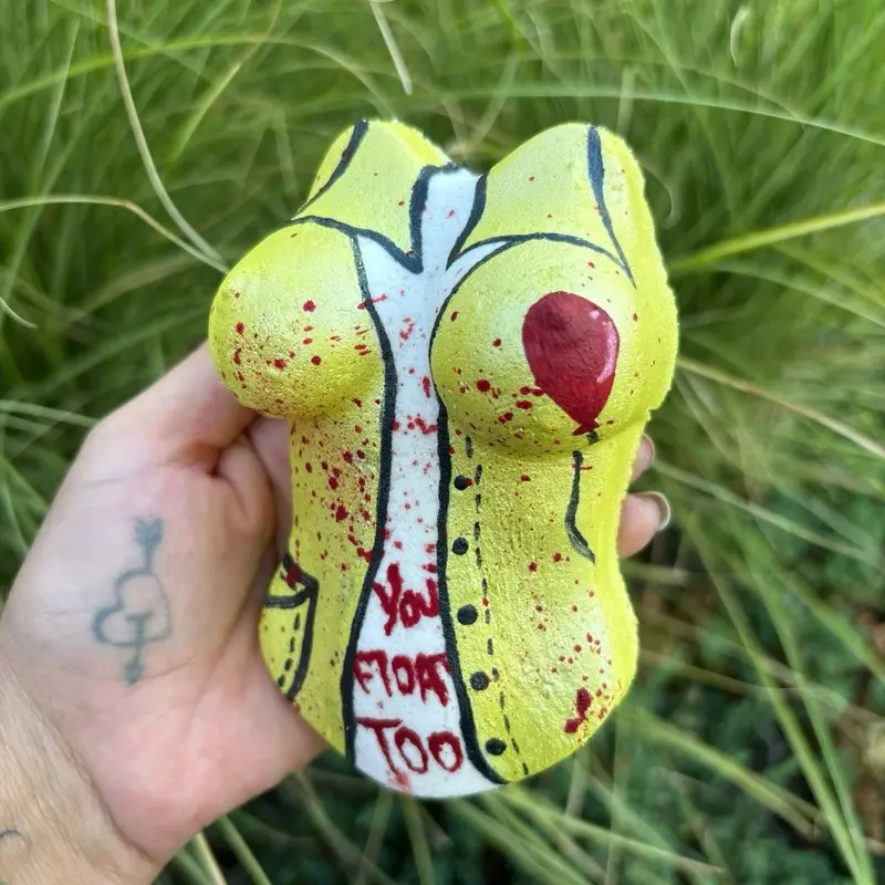 Halloween Georgie Baddie Bath Bomb- Peach Citrus