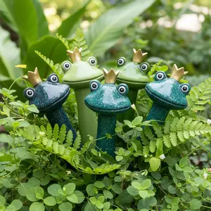 Royal Frog Garden Statue, Cute Crowned Prince Frog Planter Plaque, Dreamy Wonderland Garden Decoration, Unique Gift for Gardening Lovers, Garden Accessories