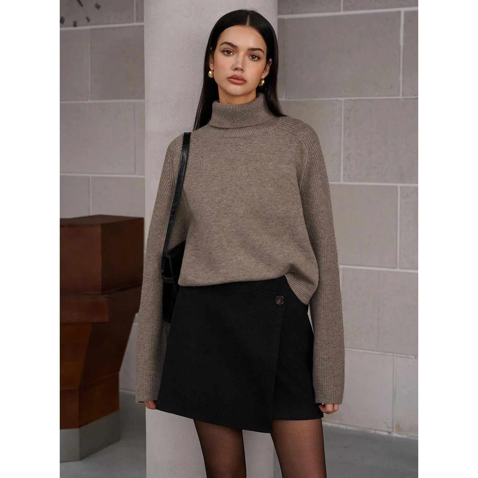 Ribbed Turtleneck Short Sweater