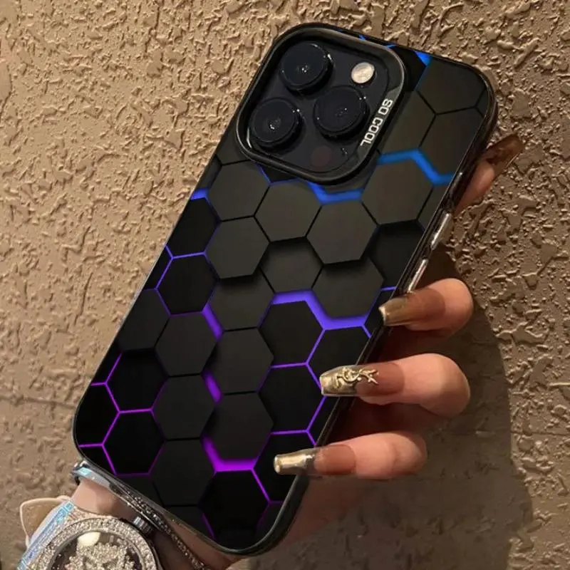 Stylish and durable phone case with honeycomb pattern for iPhone 15 Pro Max/16 Pro/14Plus/13 Pro/12/11/ Max.Made of high-quality silicone material, all-round protection, drop-proof phone case