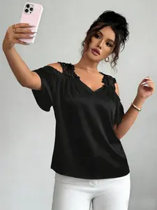 Women's Fashion Off-Shoulder Blouse Top, Lace Patchwork Design, V Neck Short Sleeve, Commuter Date Choice, Stylish and Elegant