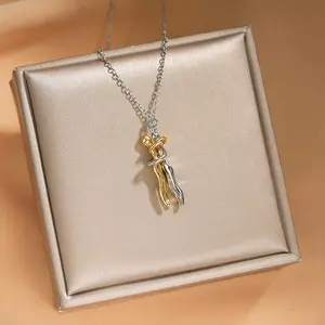 Couple hug pendant necklace female Korean version ins cold wind Valentine's Day gift for girlfriend collarbone chain