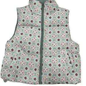 Quilted Vest with Zipper Closure - Green and White Pattern, Suitable for All Seasons