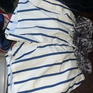 Men's Striped Print Shorts, Regular Fit Casual Comfy Breathable Swim Shorts for Summer, Men's Swimwear for Beach Vacation Outdoor