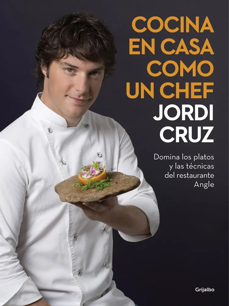 USED Book - Cocina En Casa Como Un Chef / Cook at Home Like a Real Chef. Master the Techniques of the Angle Restaurant: Domina Los Platos Y Las Tecnicas del Resta by Cruz, Jordi (Hardcover) - Spanish