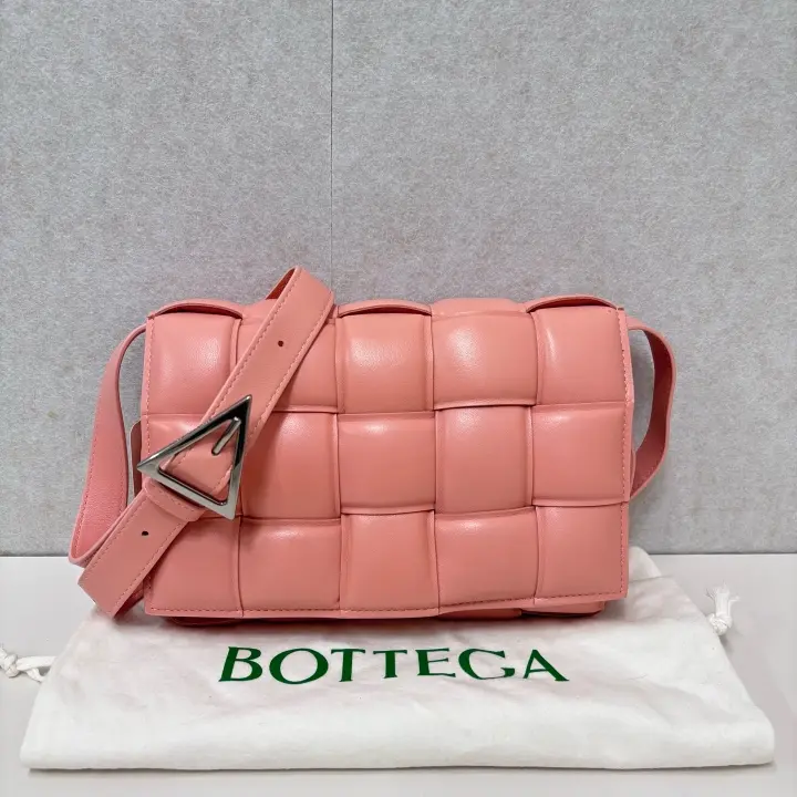 Pre-owned BOTTEGA VENETA leather Small leather goods Pink Cloud Pouch 23212731