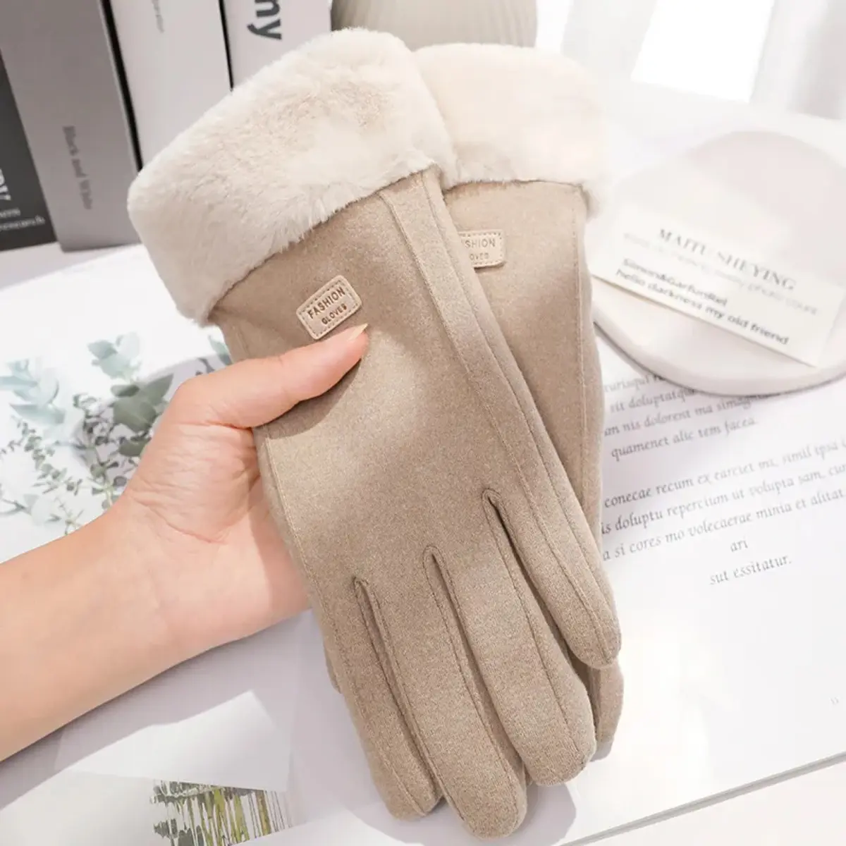 Women's Winter Thick Plush Gloves Fashion Warm Suede Touchscreen Driving Mittens for Sports Cycling One Size Fits All Lamb Skin Fleece Lined