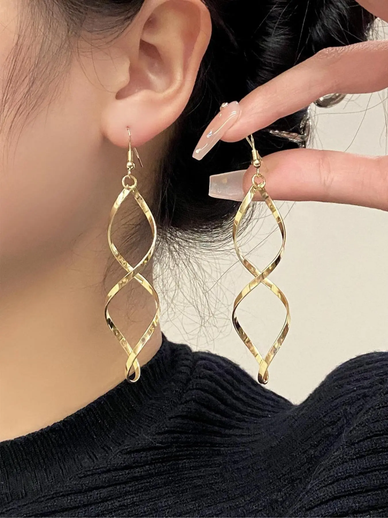 Geometric Wavy Curve Design Dangle Earrings, Unique Elegant Alloy Jewelry for Women, Fall Trendy Jewelry, Casual Ear Jewelry for Party, Club and Daily Wear