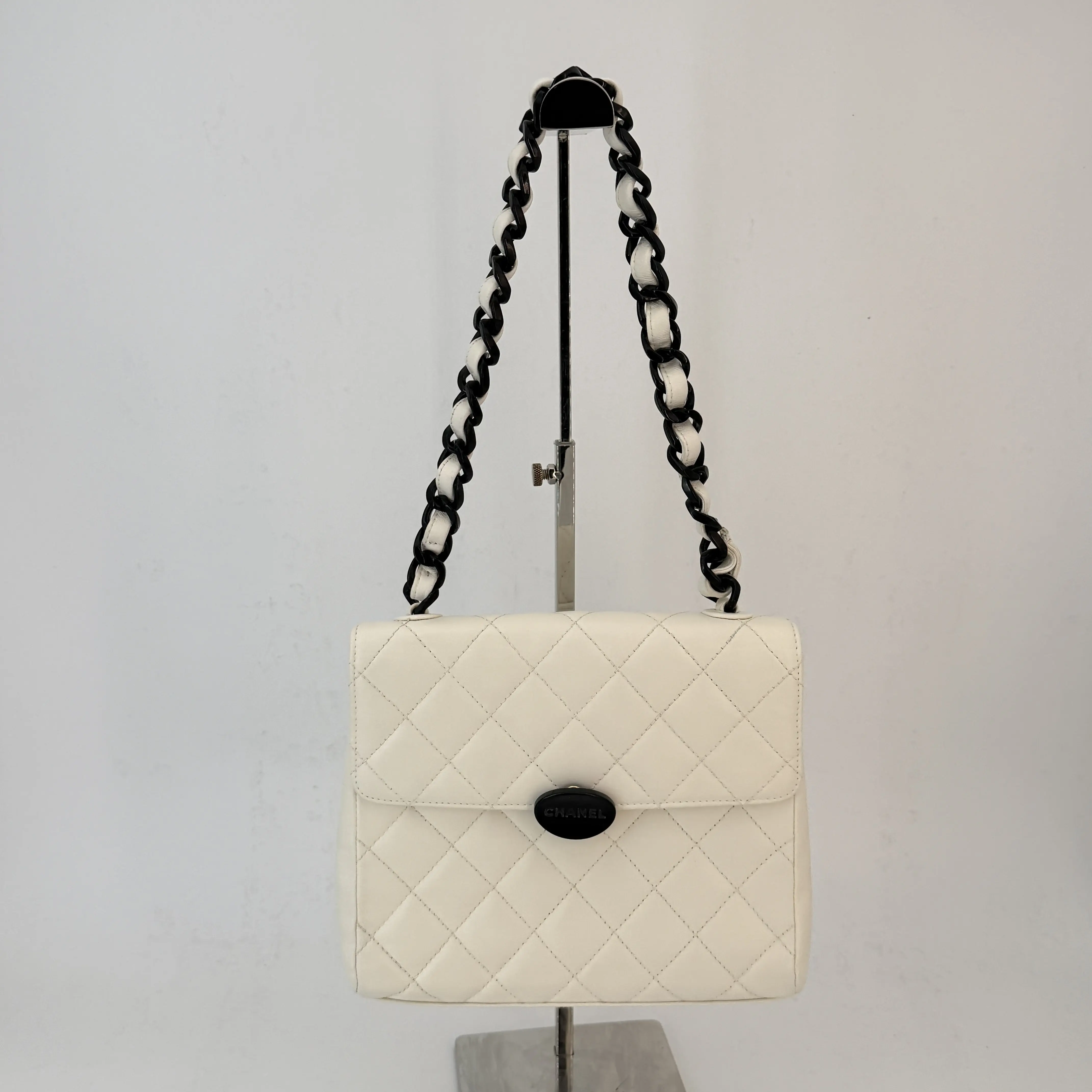 Pre-owned CHANEL calfskin Shoulder Bags White Quilted Bekko Resin Flap Shoulder Bag