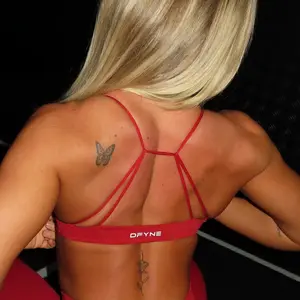 (with logo) DFYNE Seamless Twist Back Sports Bra – Thin Straps Open Back No-Trace Beautiful Back Yoga Running Fitness Bra for Women