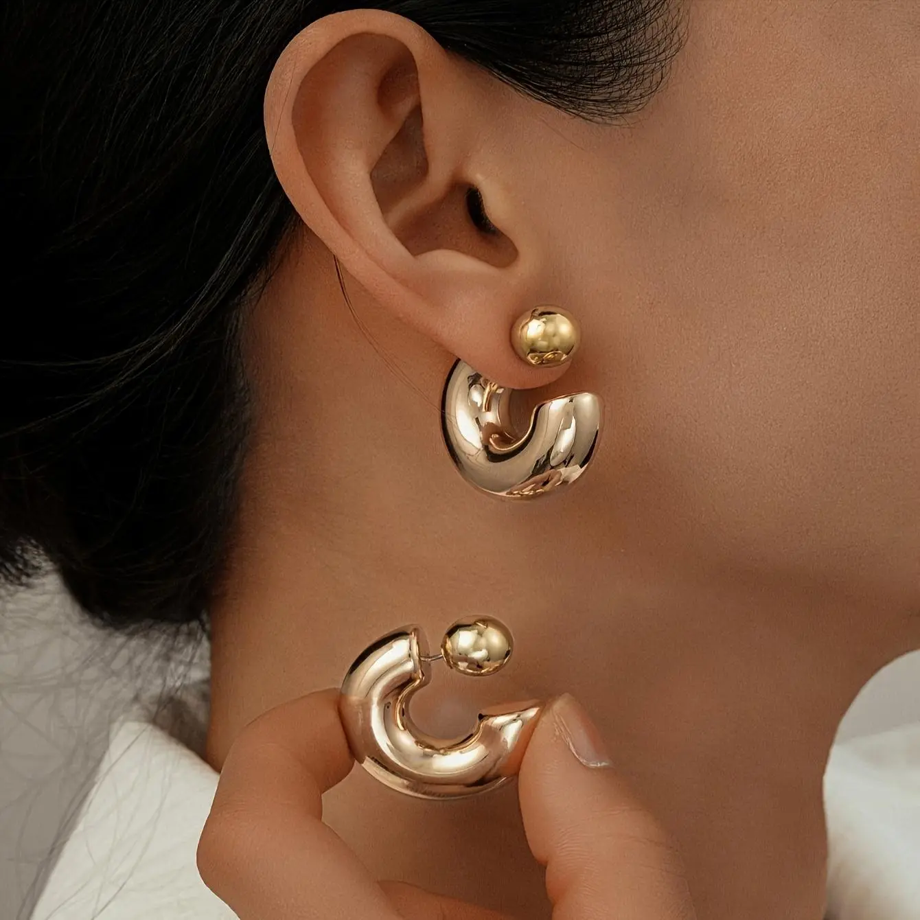 New Fashionable Glossy C-Shaped Versatile Style Suitable for Various Dinner Attire with Earrings