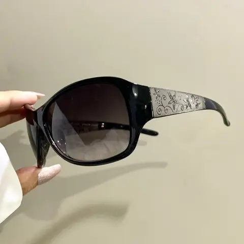Punk Fashion Glasses with Metal Hinges, Elegant Frame Legs with Floral Patterns, Trendy Decorative Eyewear for Men and Women, Trendy Styling Punk Style Sunglasses