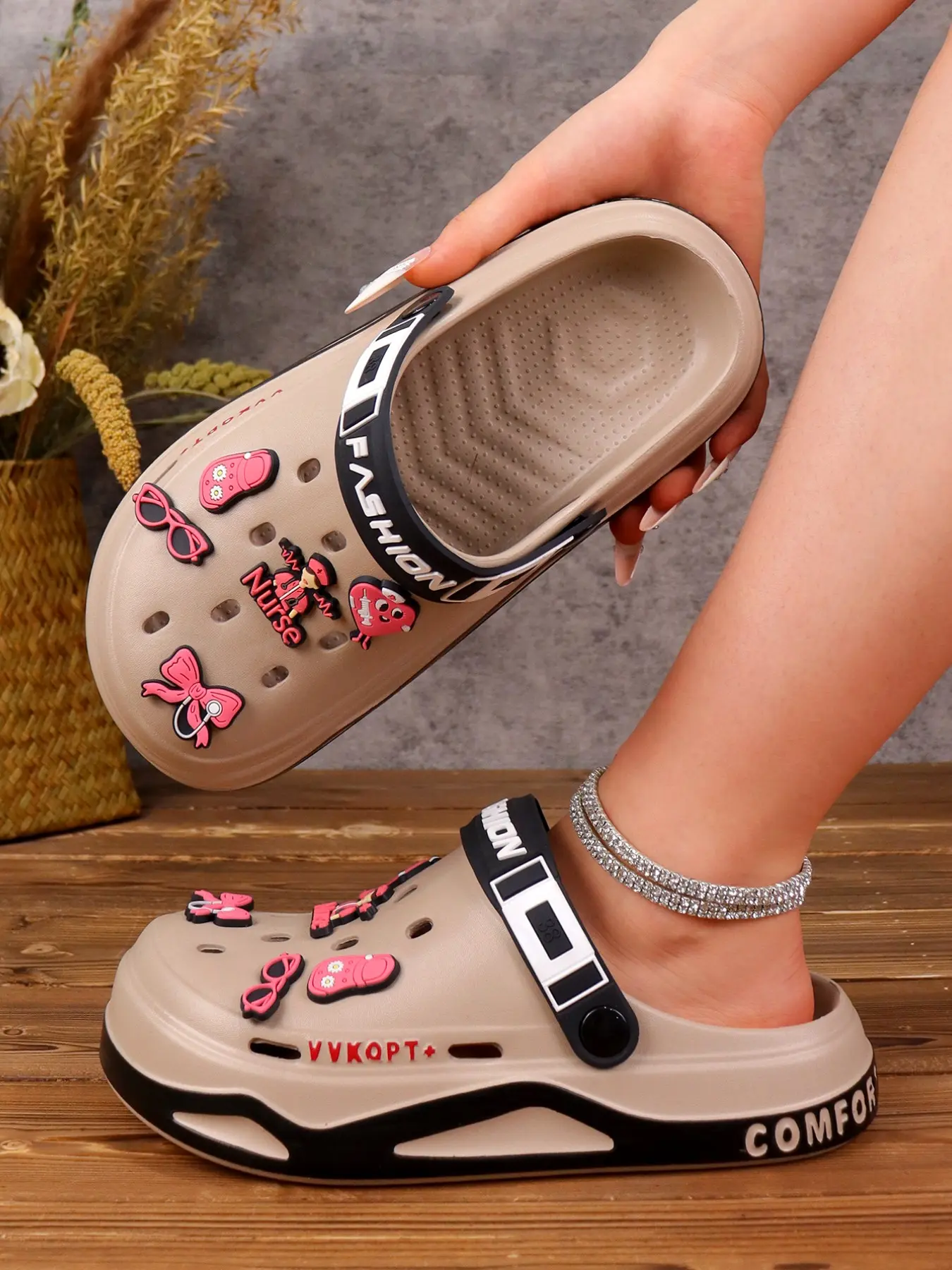 Women's Summer Fashion Cut-Out Cute Soft Slippers, Cartoon Accessories, Soft Eva Sole, Indoor/outdoor, Hand Washable, Plus Size, Comfortable Shoes