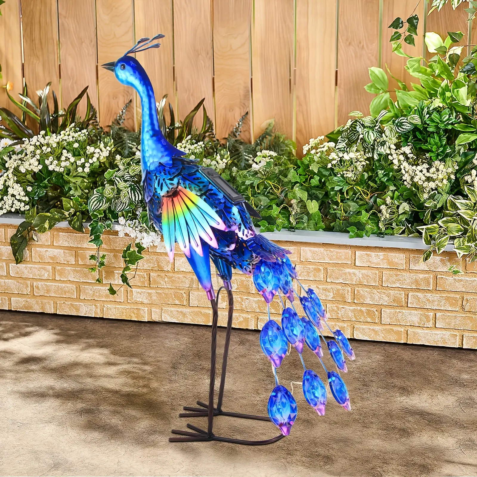 1-Piece Metal Outdoor Solar Peacock Statue Lamp - Solar Garden, Lawn Backyard Decor Lamp, Ideal Gift for Home Decor Enthusiasts
