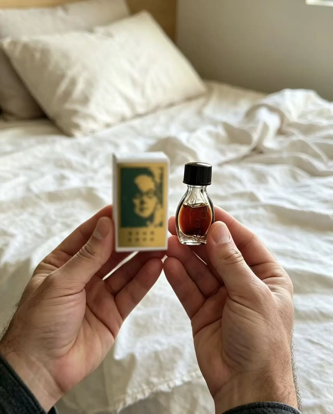 Men's portable deodorant for use when going out at home