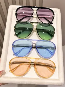 Women's Fashion Gradient Color Sunglasses, Large Frame Shades for Outdoor Travel, Stylish UV Protection Eyewear for Ladies, Trendy Beach Eyewear