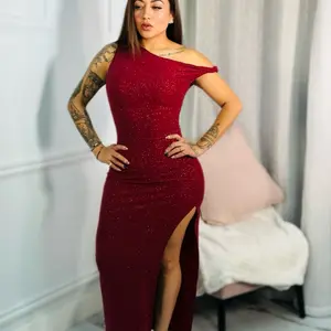 Glitter Party Long Dress - One-Shoulder Design with Side Slit for Stylish Events