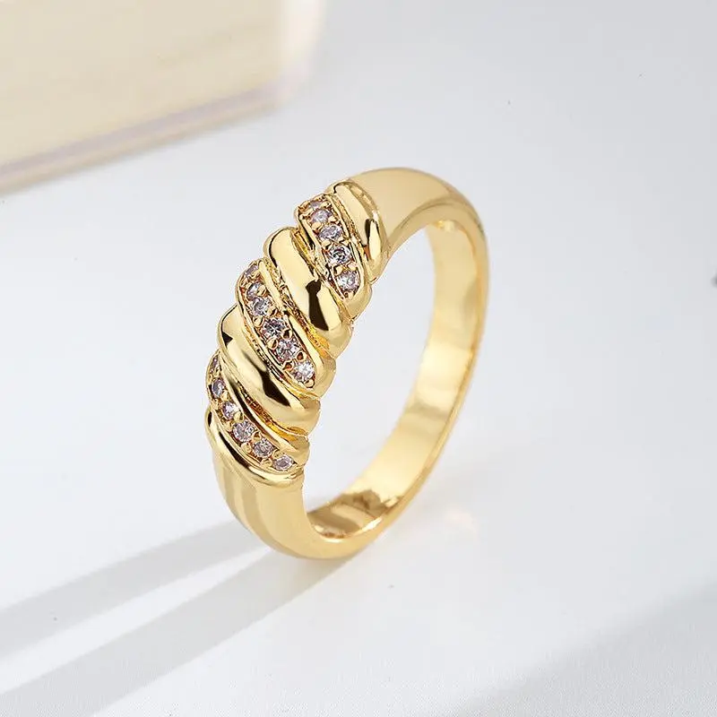 Women's Star Ring - Electroplated Brass, Simple Design, European & American Style, Sizes 6-10, 3.3g, Five-pointed Star, Durable & Stylish Accessory