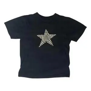 A-Unisex Y2K Streetwear Spiral Star Graphic Tee | Vintage Grunge Aesthetic T-Shirt | Retro 90s Urban Fashion Short Sleeve Cotton Top for Men & Women