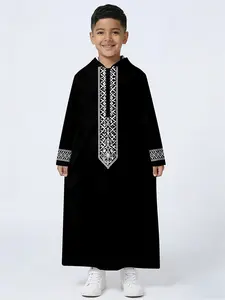 Formal Occasion Robe, Traditional Arabic Robe, Middle Eastern Velvet Hooded Design, Delicate Embroidery, Stylish and Comfortable