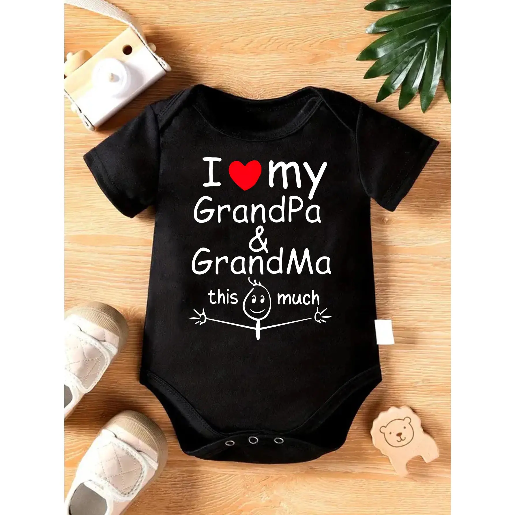 Cute Baby Bodysuit With I Love My Grandpa And Grandma This Much Print Soft Versatile Round Neck Button Detail Regular Fit All Seasons Knitted Fabric Onesie For 0-12 Months